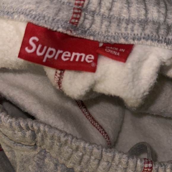 SUPREME Cover-stitch grey sweatpants 💕 - Picture 3 of 7